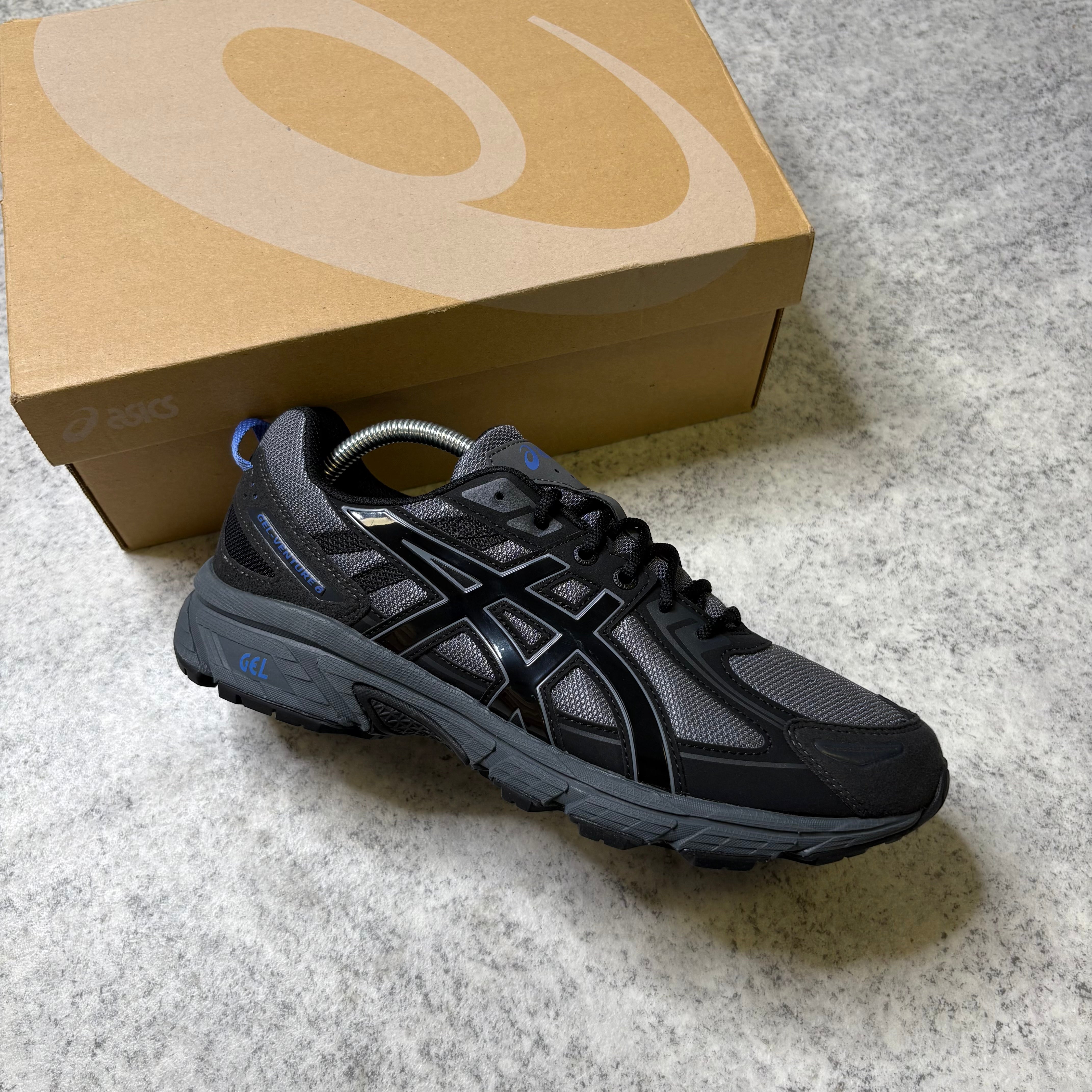 ASICS GEL-VENTURE 6 BLK/BLK 国内発送 GEL-VENTURE 6 | BLACK/BLACK | スポーツスタイル メンズ