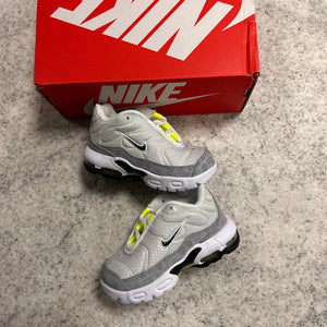 Nike Air Max Plus TN (infants) PLATINUM/GREY/NEON - Mode Trendz