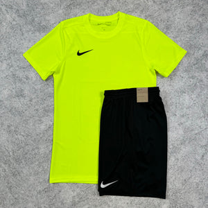 Nike Essential Set - Volt / Black