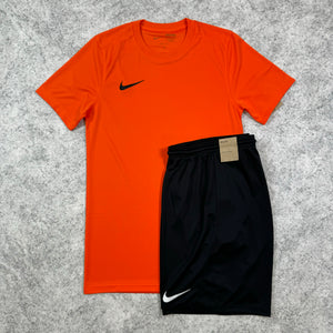 Nike Essential Set - Orange / Black