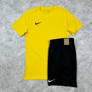 Nike Essential Set - Yellow / Black